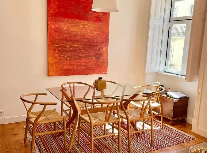 4 Bedroom On The Center Apartment *